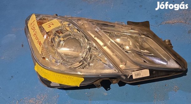 W207 halogén fényszóró jobb eladó