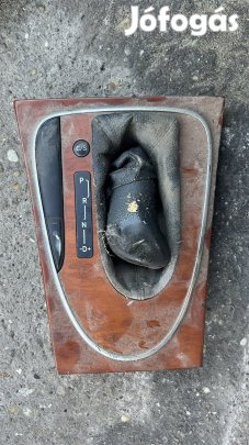 W211 VÁLTÓ BURKOLAT A2116808436 eladó