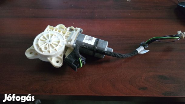 W211 b.e.ablakemelő motor A2118202942 eladó