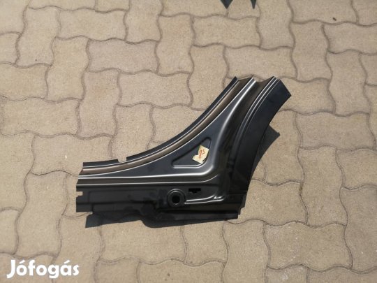 W247 bal hátsó sárvédő eladó