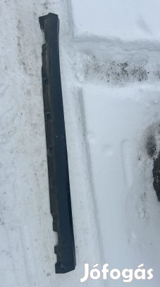 W251 KÜSZÖBTAKARÓ JOBB A2516980854 eladó