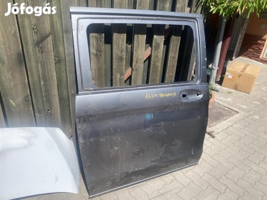 W447 Jobb tolóajtó eladó