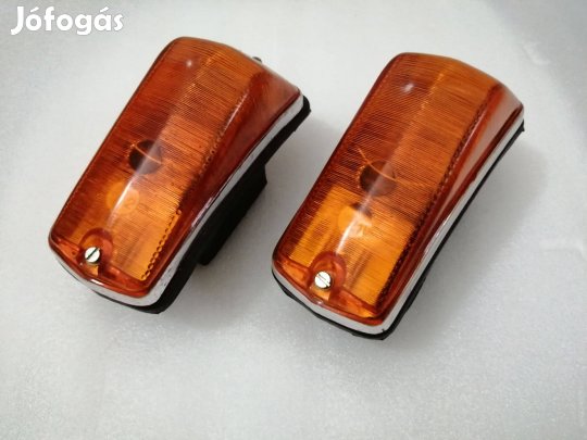 Wartburg első index pár króm szélű