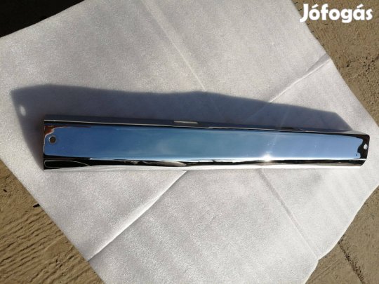 Wartburg króm hátsó lökhárító közép