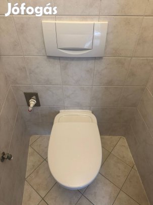 Wc kagyló falbaépített tartálkyal