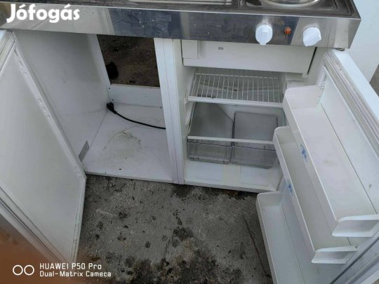 Whirpool minikonyha csapteleppel 