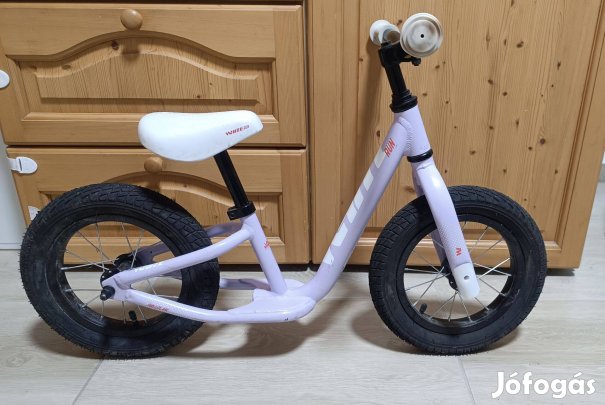 White XC futóbicikli