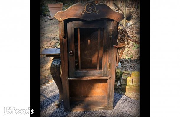 Wicca üvegajtós Óducska familiárissal