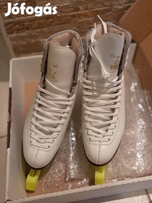 Wifa Prima Intermediate műkorcsolya: kétszer viselt