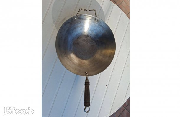 Wok serpenyő