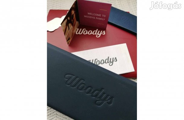Woodys szuper praktikus női szemüvegtok s kék/pink törlőkendővel eladó