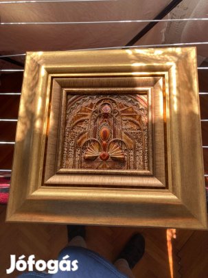 Wrabel Erzsebet: Koronaekszerek. Textil-gipsz-olaj kep keretben