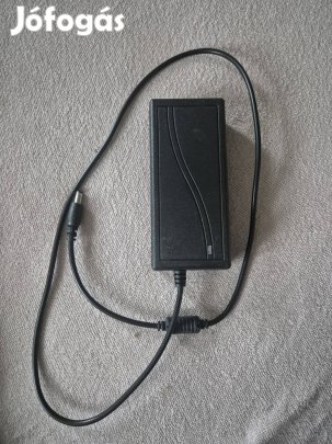 X1205 12V 5A tápegység