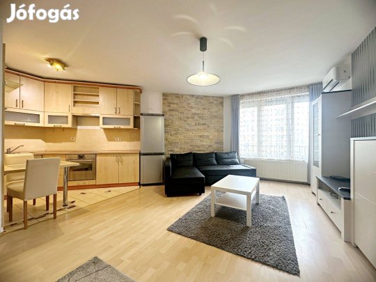 XIII. Kartács utcában tégla építésű lakás kiadó