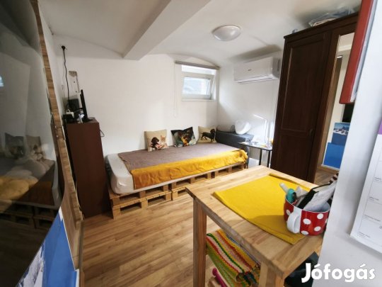 XIII. Kerület, Angyalföld, 20 m2-es, társasházi lakás, 1 szobás