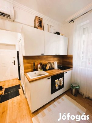 XIII. Kerület, Pozsonyi út közeli utca, 36 m2-es, társasházi lakás