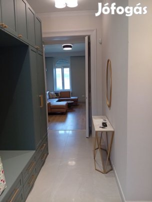 XIII. Kerület, Váci út, 88 m2-es, társasházi lakás, 3 szobás,