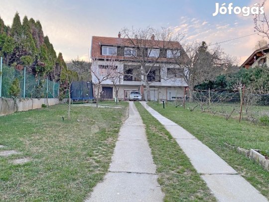 XII.Lidérc utcában 2 szobás kertkapcsolatos lakás üresen kiadó