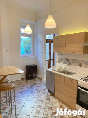 XII. kerület, Greguss utca, felújított, 2 szobás polgári lakás eladó