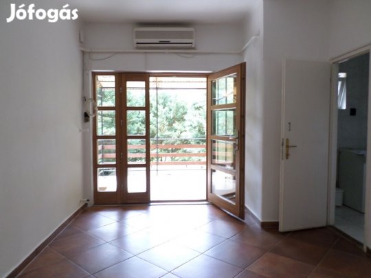 XIV. Kerület, Örs vezér útja, 76 m2-es, családi házban kialakított