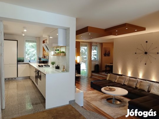 XIV. Kerület, Vadvirág utca, 260 m2-es, 2 generációs, családi ház