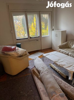 XIV. ker. Herminamezőn kiadó erkélyes, 2 szoba hallos lakás felújítva