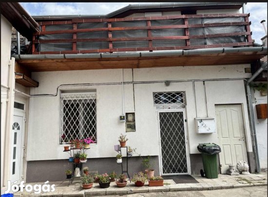 XIX. Kerület, Kossuth Lajos utca, 52 m2-es, házrész, jó állapotú