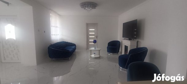 XIX. Kerület, Óváros, 95 m2-es, ikerház, 3 szobás, felújított /