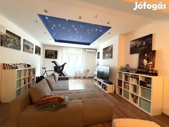 XI. Kerület, Fehérvári út, 112 m2-es, társasházi lakás, 2+2 szobás