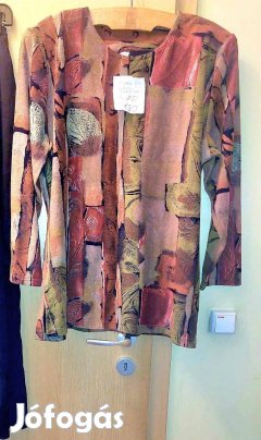 XL es ,vörós-barna póló