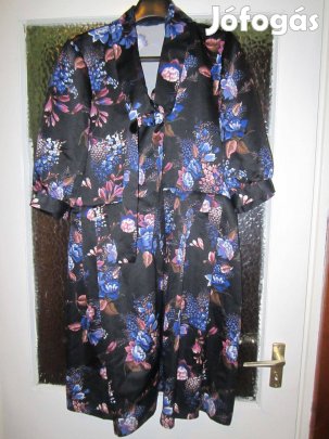 XL-es virágmintás fekete selyemruha