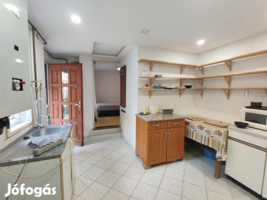 XVIII. Kerület, Szélső utca, 52 m2-es, házrész, 2+1 szobás, átlagos