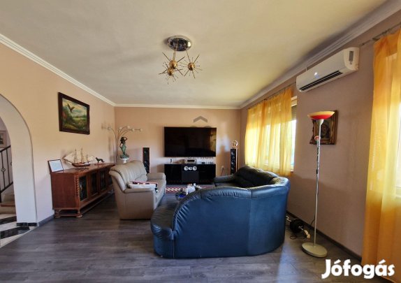 XVIII. kerületi eladó tégla családi ház