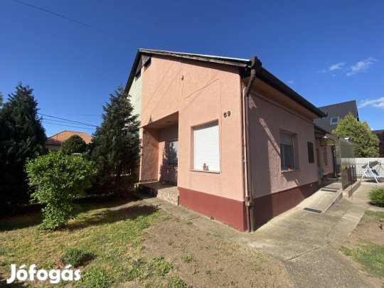 XVII. Kerület, Naplás út, 70 m2-es, ikerház, 3 szobás, jó állapotú