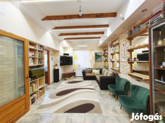 XVII. Kerület, Pesti út közeli utca, 116 m2-es, családi ház