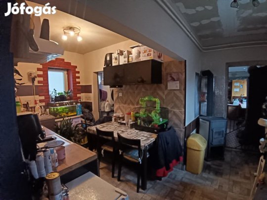 XVII. Kerület, Szánthó G. utca, 66 m2-es, családi ház, 2 szobás