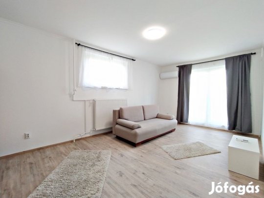 XVII. Kerület, Újlak utca, 36 m2-es, társasházi lakás, 1 szobás