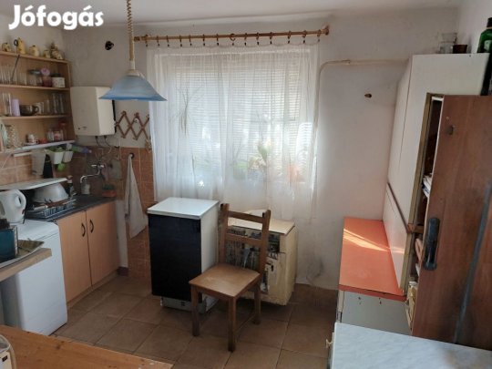 XVII. Kerület, Zrínyi utca, 42 m2-es, 2 generációs, családi ház