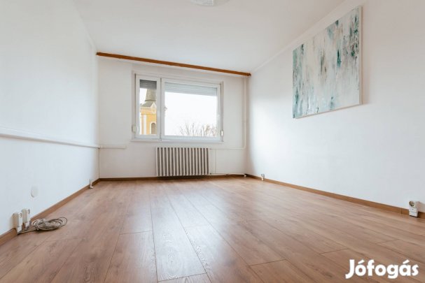 XVII. kerület, Kaszáló lakótelep | 3 szoba | 60 m | Világos, parkra n