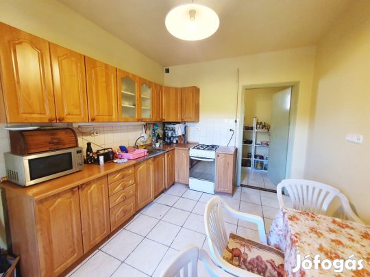 XVI. Kerület, Árpádföld kedvelt részén, 95 m2-es, családi ház