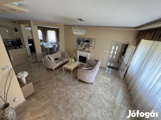 XVI. Kerület, Budapesti út, 138 m2-es, családi ház, 4 szobás