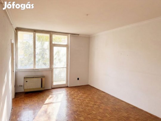 XV. Kerület, Lóvasút köz, 63 m2-es, társasházi lakás, 2+1 szobás