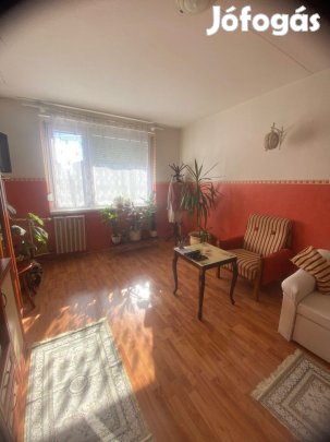 XV. Kerület, Nyírpalota utca, 69 m2-es, társasházi lakás, 2+2 szobás