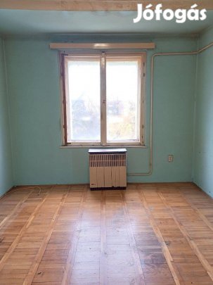 XXI. Frekventált helyen Parkra néző ' szobás lakás eladó