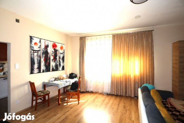 XXI. Kerület, Csepel, Királyerdő, 85 m2-es, családi ház, 3 szobás