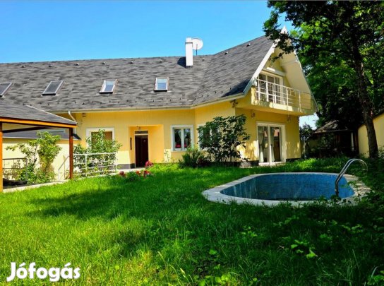 XXI. Kerület, Királyerdő út, 192 m2-es, családi ház, 5 szobás