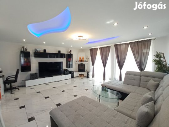 XXI. Kerület, MÁRIA KIRÁLYNÉ útja, 190 m2-es, 2 generációs, családi