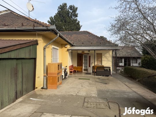 XXI. Kerület, Rákóczi tér, 81 m2-es, 2 generációs, családi ház