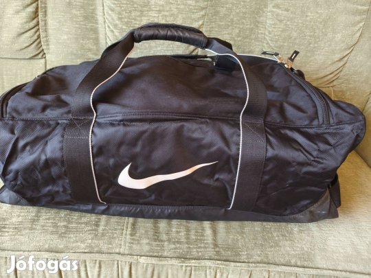 XXL-es Nike sporttáska eladó