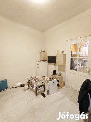 XX. Kerület, Ady Endre utcai Sporttelep közelében, 24 m2-es,